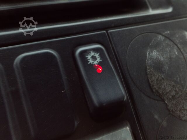 Box truck Mercedes-Benz ATEGO 815