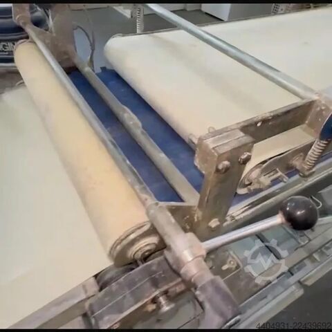 小型パン製造ライン　7,500個/時 Koenig Combi Line