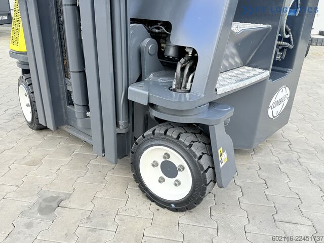 رافعة شوكية رباعية الاتجاهات Combilift C3000CB GAS TRIPLEX 4900 POSITIONER TOP1