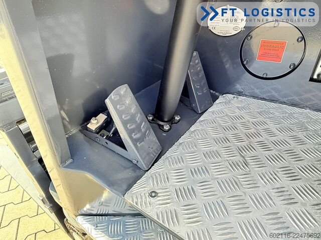 Forklift empat arah Combilift CB2500 GAS TRIPLEX 6000 FREE-LIFT
