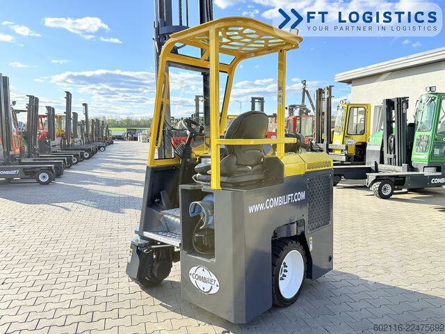 Empilhadeira multidirecional Combilift CB2500 GAS TRIPLEX 6000 FREE-LIFT