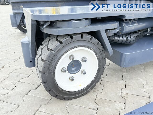 Stivuitor cu patru direcții Combilift C3000 GAS DUPLEX 4100 WIDE POSITIONER