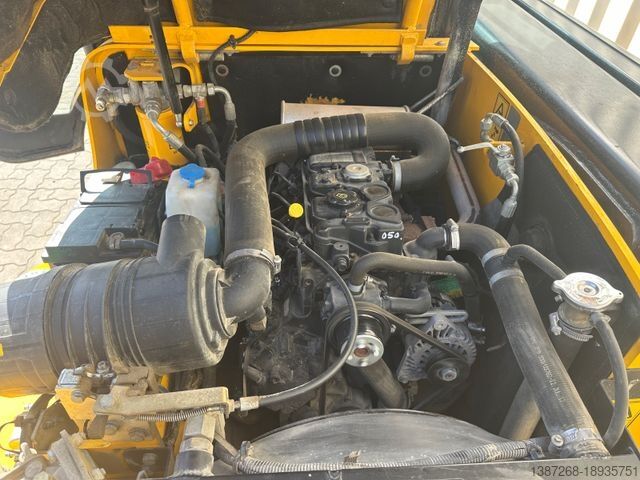 Други JCB 520-40 / 2017 BJ / 2.297 Bh / 4 Meter / 2 Tonnen