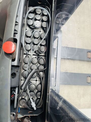 मैनुअल स्टैकर Linde L 12 Batterie Bj.18