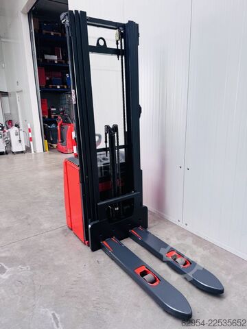 मैनुअल स्टैकर Linde L 14 Triplex
