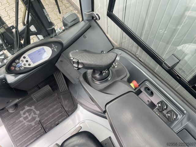 Elektrische vorkheftruck met 4 wielen Still RX60-30L