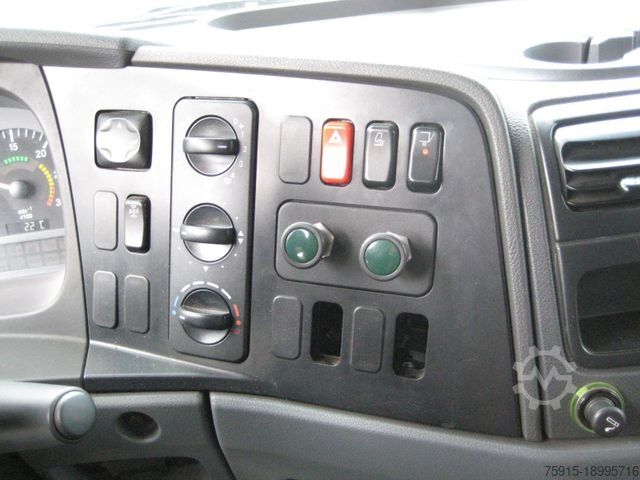 Furgoneta caja MERCEDES-BENZ 818 L Atego mit LBW / Euro 5 / nur 44.000 KM