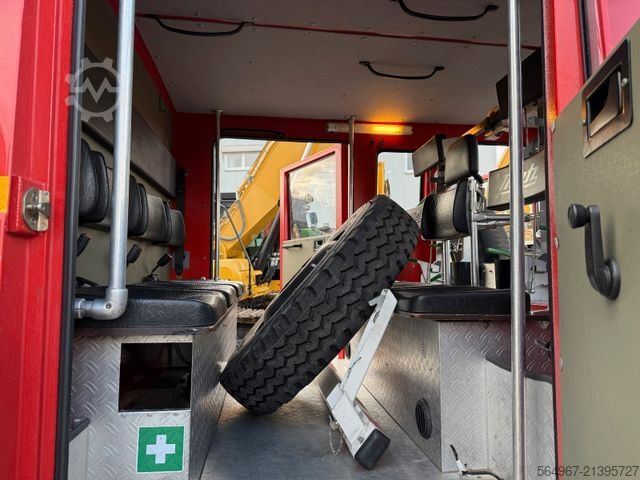 박스 트럭 MAN 12.222 Feuerwehr-LKW LF16 4x4 Allrad Expedition