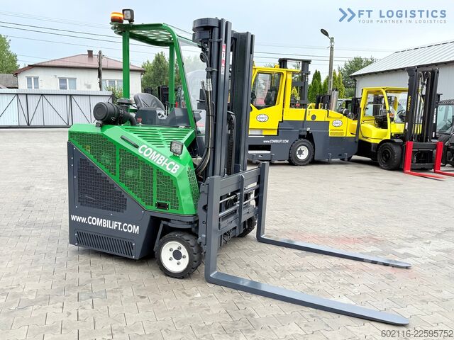 Carretilla retráctil de 4 vías Combilift CB3000 / TRIPLEX 4900MM / FREE LIFT