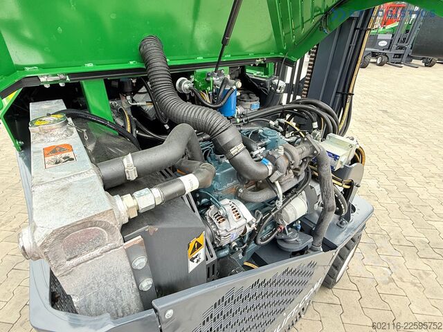Carretilla retráctil de 4 vías Combilift CB3000 / TRIPLEX 4900MM / FREE LIFT