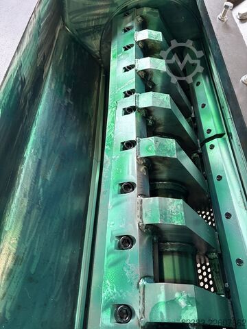 Mesin pengolahan plastik RSS Recycling Shredders Solutions 