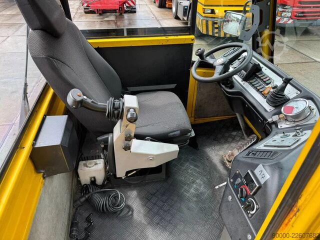 Terminal tractor Terberg BC 182
