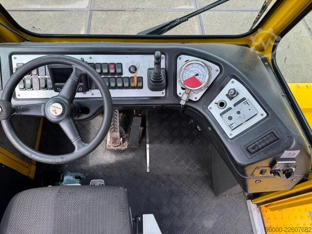 Terminal tractor Terberg BC 182