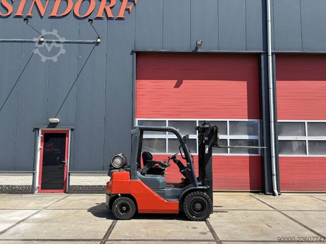  Toyota 02-8FGF25 2500 kg LPG heftruck