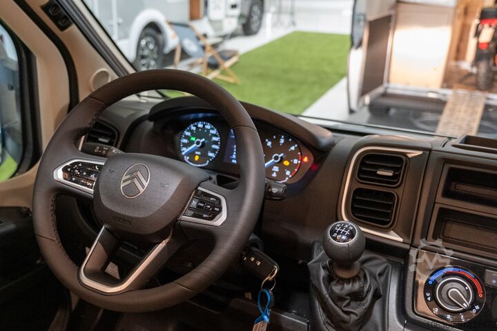 SUNLIGHT T 58 ADVENTURE semi-integral nuevo SUNLIGHT T 58 Adventure