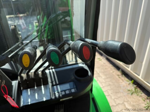 フロントローダーフォークリフト CESAB M330DV Diesel / 3 T  / 2025 BJ / 284 H / Waage