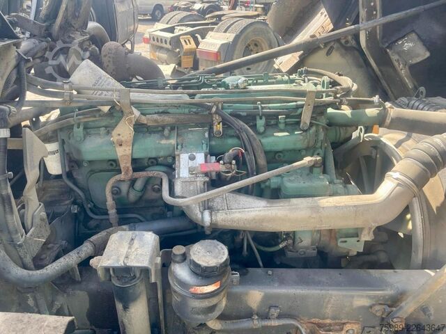 รถบรรทุกน้ำมัน Volvo FL6.14 Volume: 9270 L 3 COMPARTMENTS