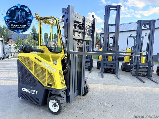 Carrello elevatore a 4 direzioni Combilift CB3000 GAS TRIPLEX 4900 CABIN POSITIONER