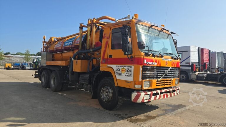 Vehículo de succión Volvo FL 10 - 320 (10500L + 1500L / 10 TYRES FULL STE...