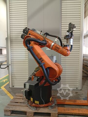 Robot industrial KUKA KR 30 3 C2 FLR ZH02
