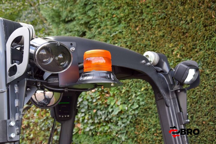 Empilhadeira de quatro rodas Linde E14-02 EVO triplex