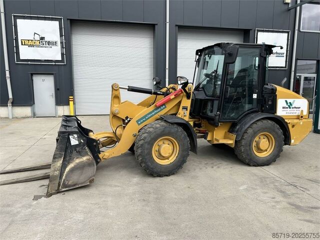 ローダー CAT 906M (8758)