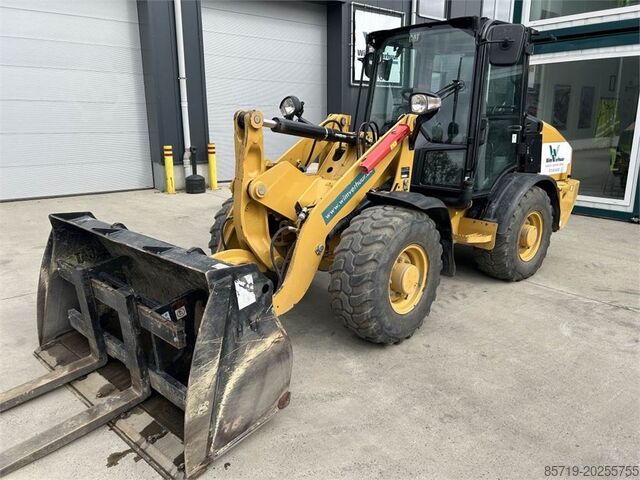 Chargeur CAT 906M (8758)