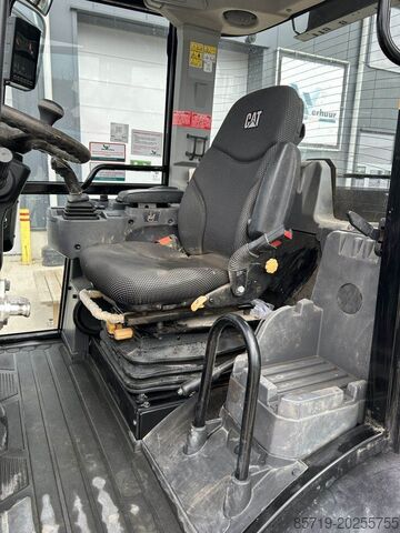 Chargeur CAT 906M (8758)