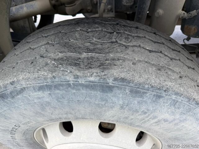 Autobetoniere IVECO TRAKKER 400