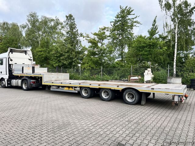 Niski poluprikolica Möslein STO 3 Schwebheim  3 Achs Satteltieflader