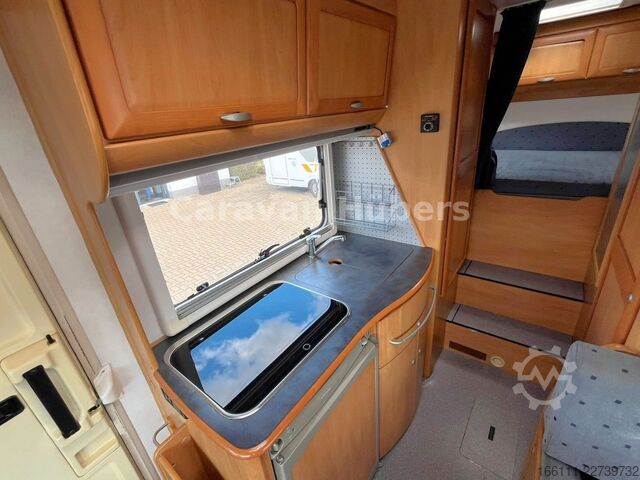 Integruota kemperis HYMER/ERIBA B 524 - Klima - Hub/Festbett -  - AHK