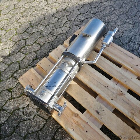 Pomp  8404