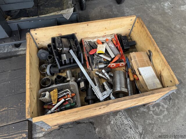 CNC-Drehmaschine mit Stangenförderer HAAS ST-20