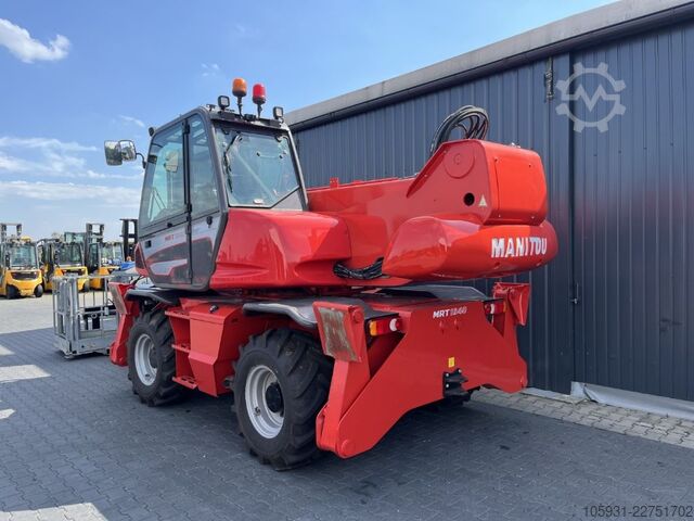 Forklift teleskopik berputar Manitou MRT1840