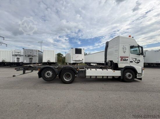 Camión con caja móvil VOLVO FH12 420, 6X2, BDF, SCHALTGETRIEBE/MANUELL, TACHOSCHEIBE/ANALOG