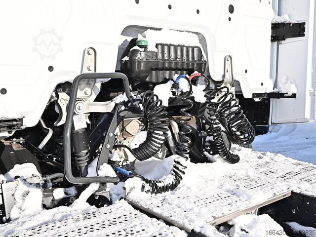 Rúmmá traktor eining Mercedes-Benz Actros 1851 LSnRL 4x2 LowLiner höhenverst Sattelkupplung