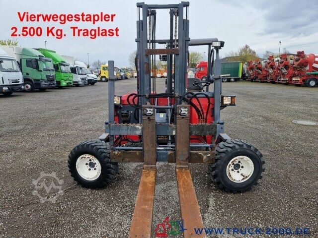 Forklift Moffett Mitnahmestapler 4 Wege Allrad NX Typ M 4 25.4