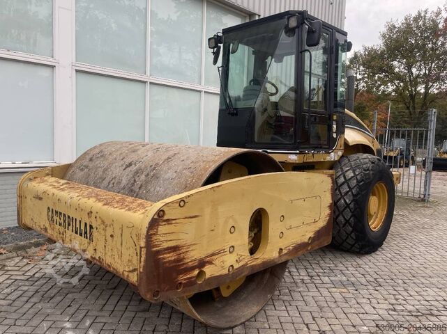 Single drum roller CAT CS 573 E       2004