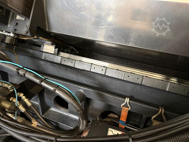 CNC strug DOOSAN Lynx 300M