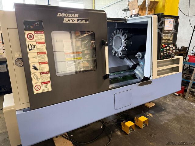CNC strug DOOSAN Lynx 300M