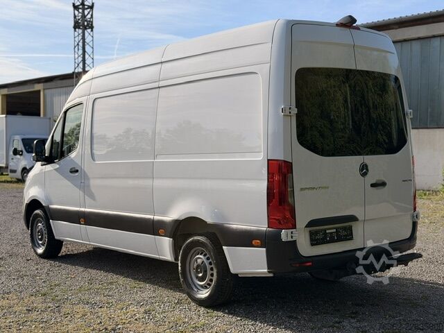 Hátíð loftrými sendibíll Mercedes-Benz Sprinter 319 L2H2 V6 3,0L AHK-3,5T Kamer
