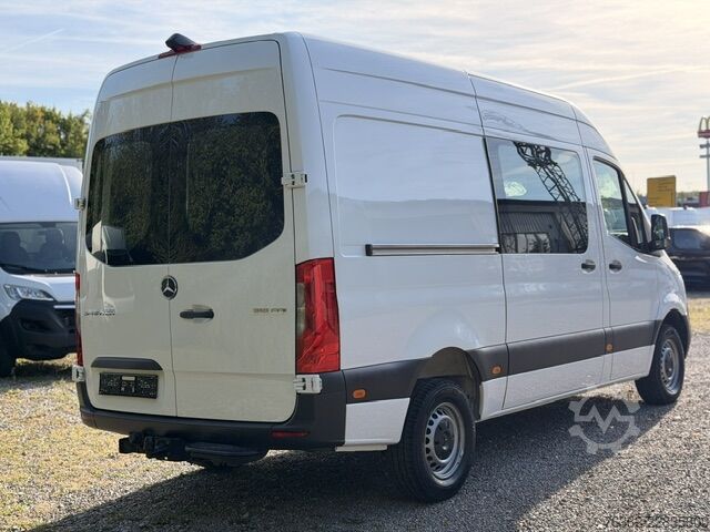 Hátíð loftrými sendibíll Mercedes-Benz Sprinter 319 L2H2 V6 3,0L AHK-3,5T Kamer
