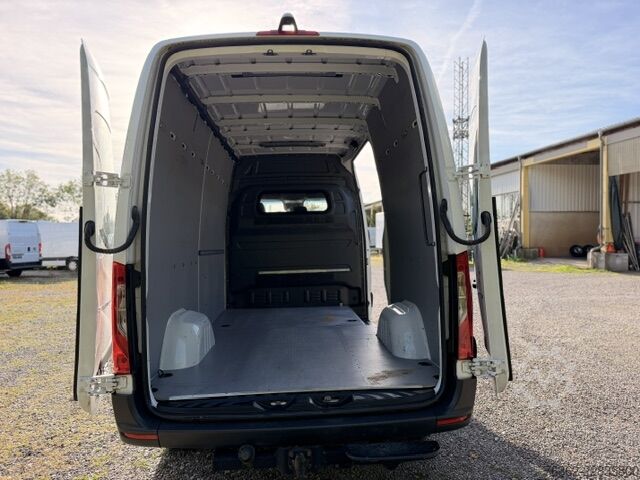 Hátíð loftrými sendibíll Mercedes-Benz Sprinter 319 L2H2 V6 3,0L AHK-3,5T Kamer
