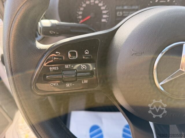 Hátíð loftrými sendibíll Mercedes-Benz Sprinter 319 L2H2 V6 3,0L AHK-3,5T Kamer