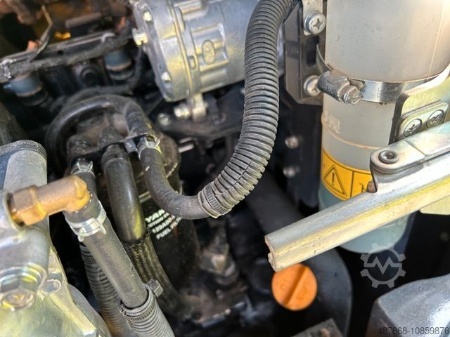 मिनी उत्खनन YANMAR VI 080