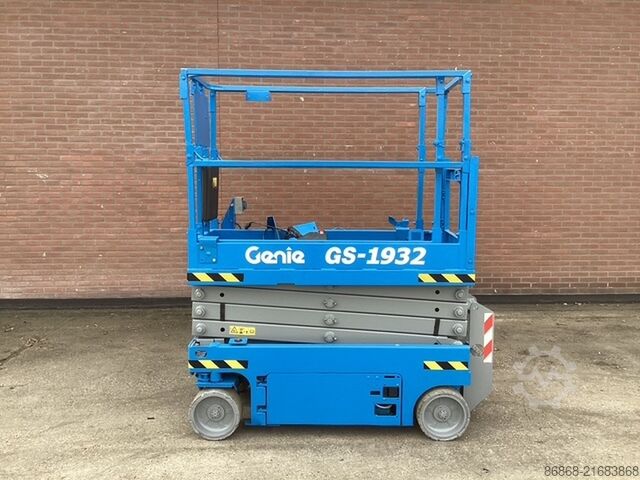 Używany podnośnik nożycowy Genie GS1932 (nowe baterie) GENIE GS1932