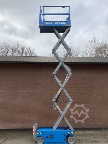 Używany podnośnik nożycowy Genie GS1932 (nowe baterie) GENIE GS1932