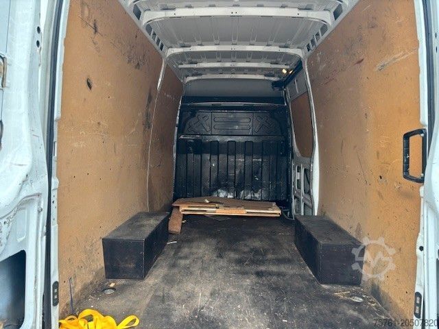 ואן גבוה-גג IVECO Daily 35S15