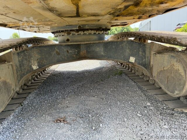 Pelle sur chenilles Komatsu PC240NLC-10
