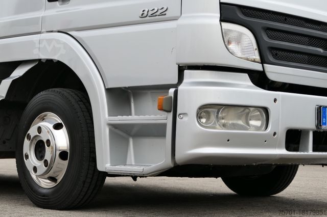 Van pengangkut kereta MERCEDES-BENZ Atego 822 Autotransporter Geschloss. Automatik